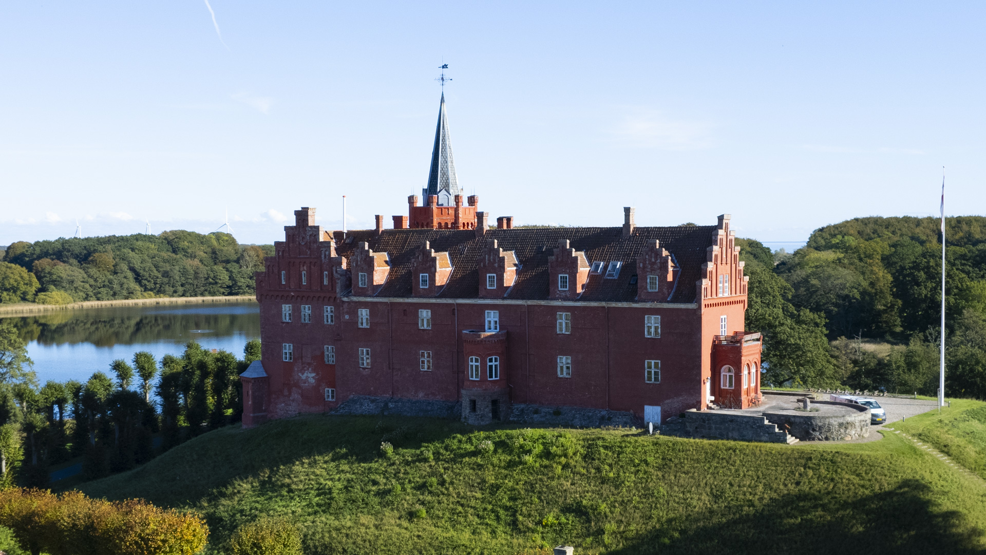 Drone fotograf i Svendborg - Tranekær Slot på Langeland